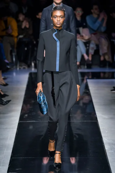 Look 1